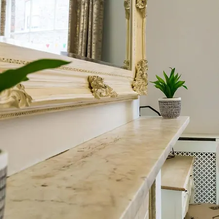 Goodramgate Aparthotel