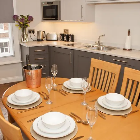 Aparthotel Goodramgate 4*